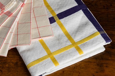 Lot 320 - A group of linens