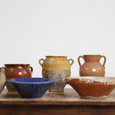 Lot 455 - A collection of stoneware ceramics