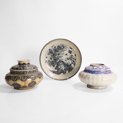 Lot 466 - A Safavid blue and white huqqa base