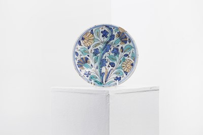 Lot 313 - An Iznik-style tondino