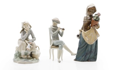 Lot 153 - A Lladro porcelain figure