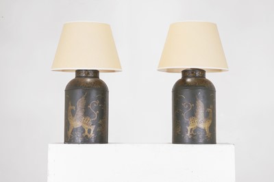 Lot 191 - A pair of toleware table lamps