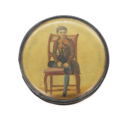 Lot 136 - A papier mâché snuff box