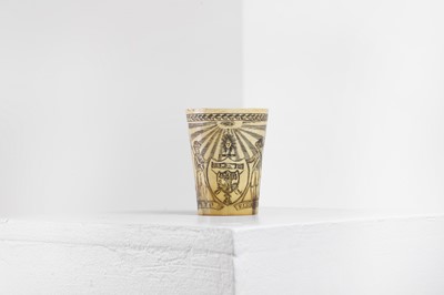 Lot 298 - A George IV engraved horn beaker