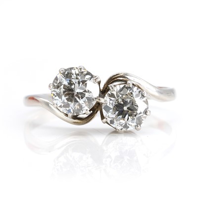 Lot 80 - A diamond Toi et Moi ring