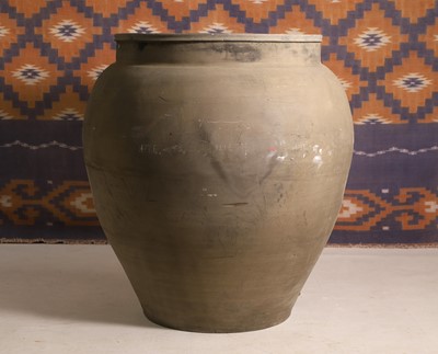 Lot 725 - A Chinese fireclay urn