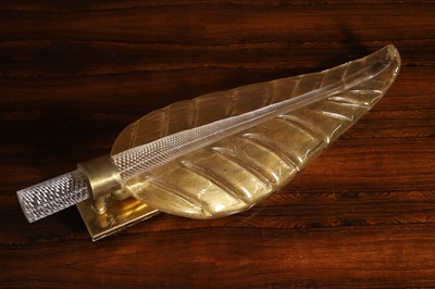 Lot 582 - A large Murano glass leaf moulded wall light