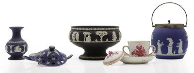 Lot 156 - A collection of Wedgwood jasperware items