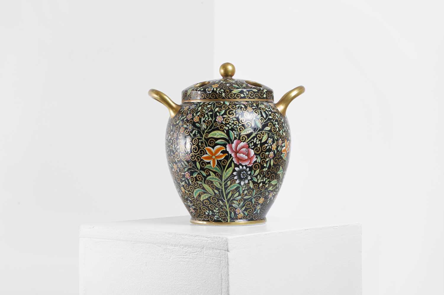 Lot 419 - A Copeland porcelain potpourri vase and cover
