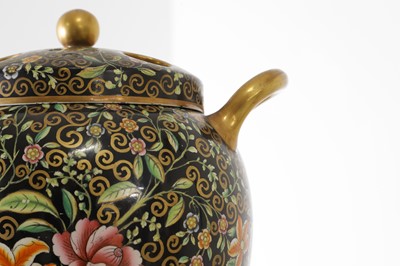Lot 419 - A Copeland porcelain potpourri vase and cover