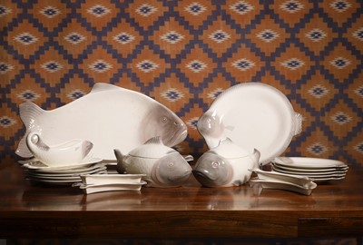 Lot 606 - A French fish service