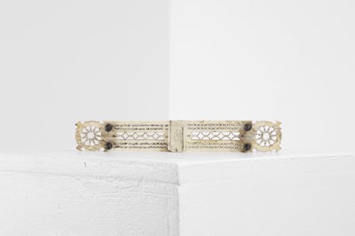 Lot 440 - A Napoleonic bone prisoner-of-war cribbage board