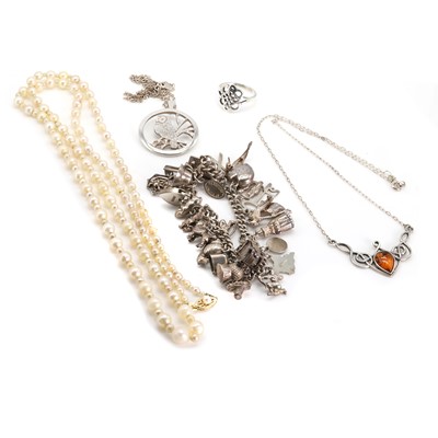 Lot 351 - A small group of silver and culture pearl jewellery