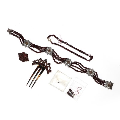 Lot 277 - A small collection of Bohemian garnet jewellery