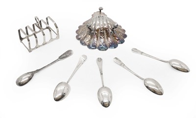 Lot 24 - A collection of silver items