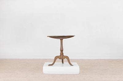 Lot 114 - A George III scumbled oak tripod occasional table