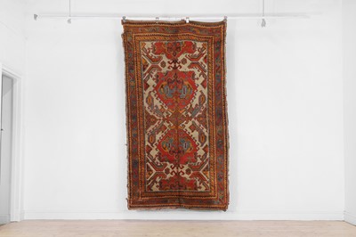 Lot 117 - An Oushak wool rug