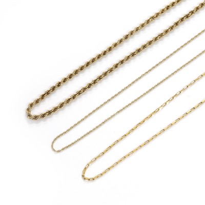 Lot 246 - A group of three 9ct gold chains