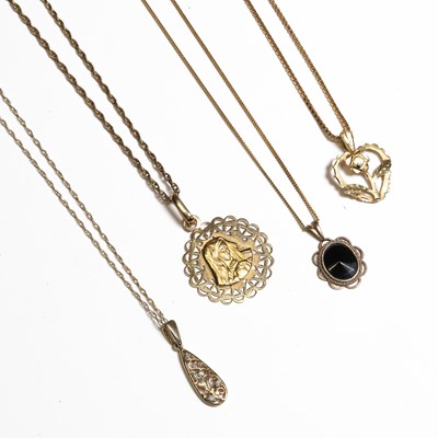 Lot 287 - A group of pendants