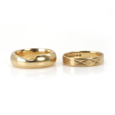 Lot 373 - Two 9ct gold band rings