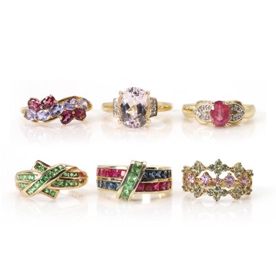 Lot 226 - A group of six semi-precious gemstone rings