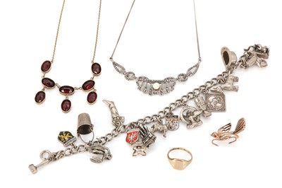 Lot 336 - A small collection of jewellery