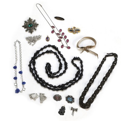 Lot 350 - A collection of costume jewellery