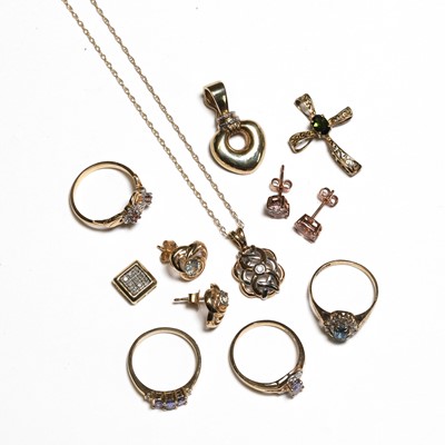 Lot 311 - A group of 9ct gold jewellery