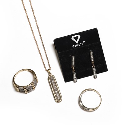 Lot 255 - A small group of 9ct gold diamond jewellery