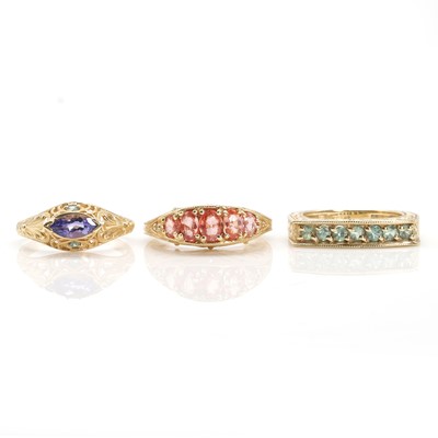 Lot 247 - A group of three 14ct gold rings