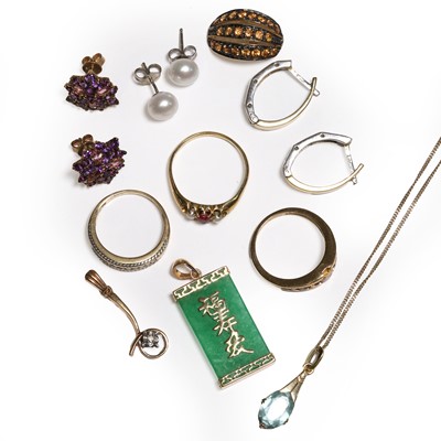 Lot 301 - A group of gold jewellery