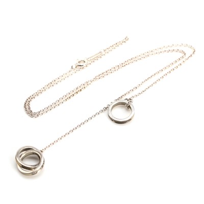 Lot 224 - A sterling silver interlocking circles lariat necklace, by Tiffany & Co.