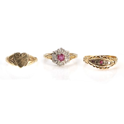 Lot 276 - A group of three dress rings