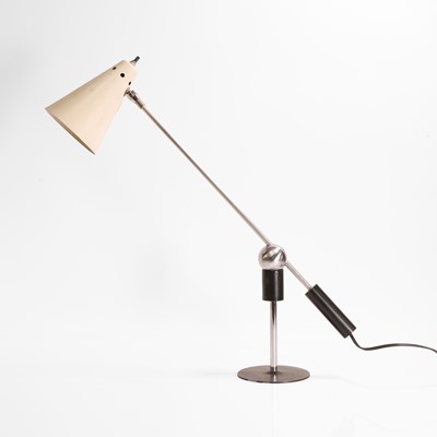 Lot 476 - A magnetic table lamp