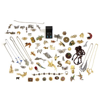 Lot 335 - A large collection of silver and costume jewellery