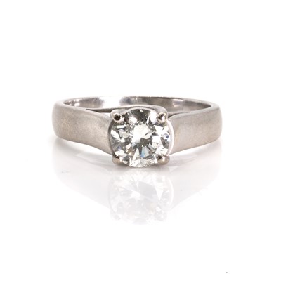 Lot 120 - An 18ct white gold diamond solitaire ring