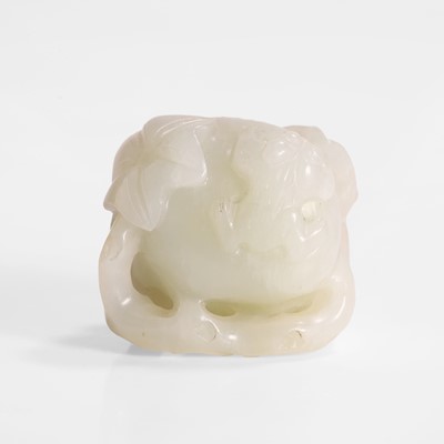 Lot 323 - A Chinese jade carving