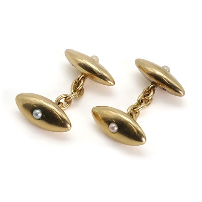 Lot 389 - A pair of 18ct gold chain link cufflinks