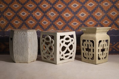 Lot 535 - A cream glazed garden seat