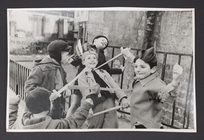 Lot 83 - Henri Cartier-Bresson (French, 1908-2004)