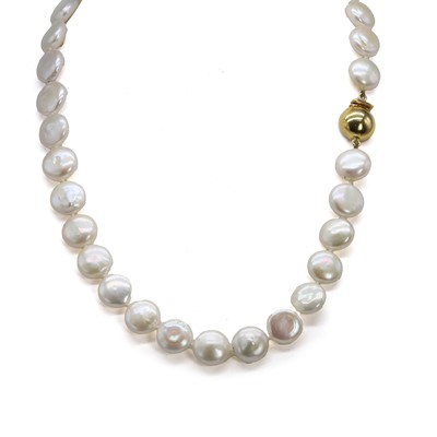 Lot 206 - A freshwater pearl necklace, by John Donald