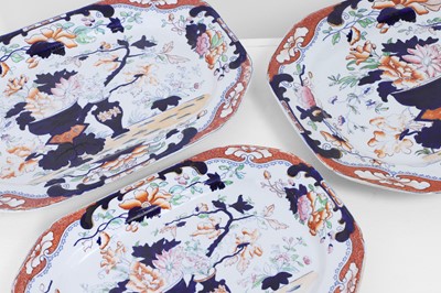 Lot 34 - A graduated set of three Victorian Tonquin China ironstone meat dishes