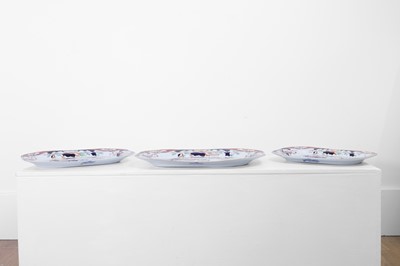 Lot 34 - A graduated set of three Victorian Tonquin China ironstone meat dishes