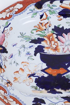 Lot 34 - A graduated set of three Victorian Tonquin China ironstone meat dishes