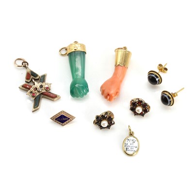 Lot 302 - A group of antique and later jewellery