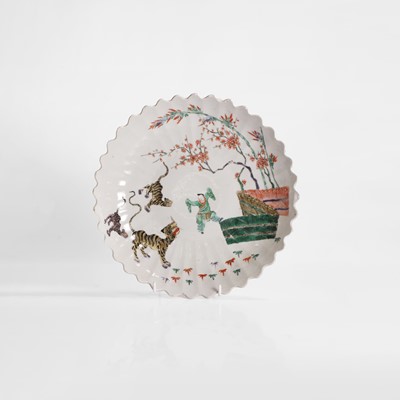 Lot 9 - A Chinese famille verte plate