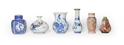 Lot 86 - A collection of Japanese porcelain vases