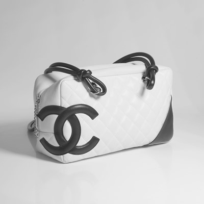 Lot 487 - A Chanel 'Cambon' leather handbag