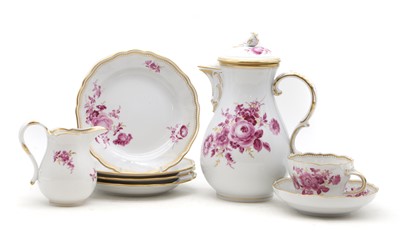 Lot 82 - A Meissen porcelain tea service