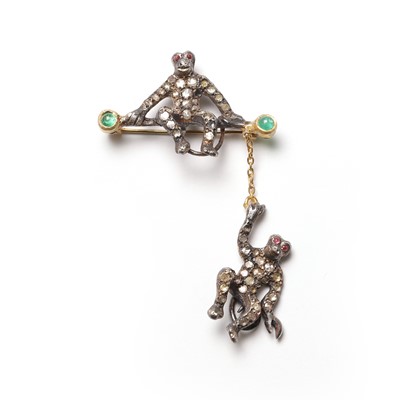 Lot 138 - An emerald, ruby and diamond monkey brooch/pendant